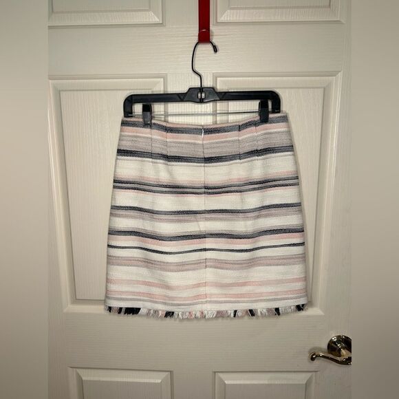 LOFT outlet skirt  - Picture 2 of 4